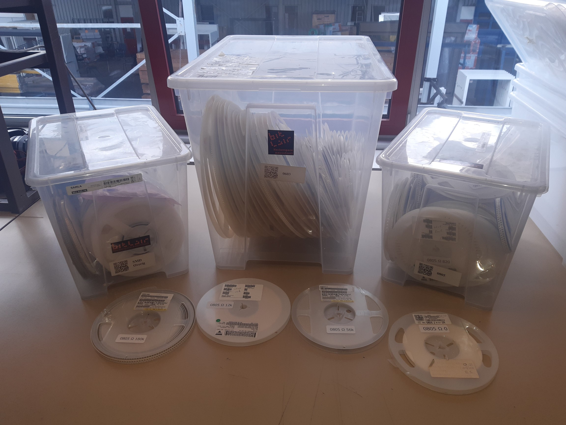 File:Tool_SMD Componenten voorraad_Picture.jpg