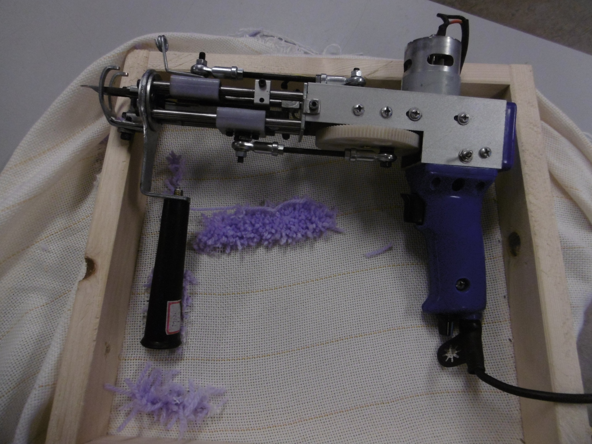 File:Tool_Tufting Gun_Picture.jpg