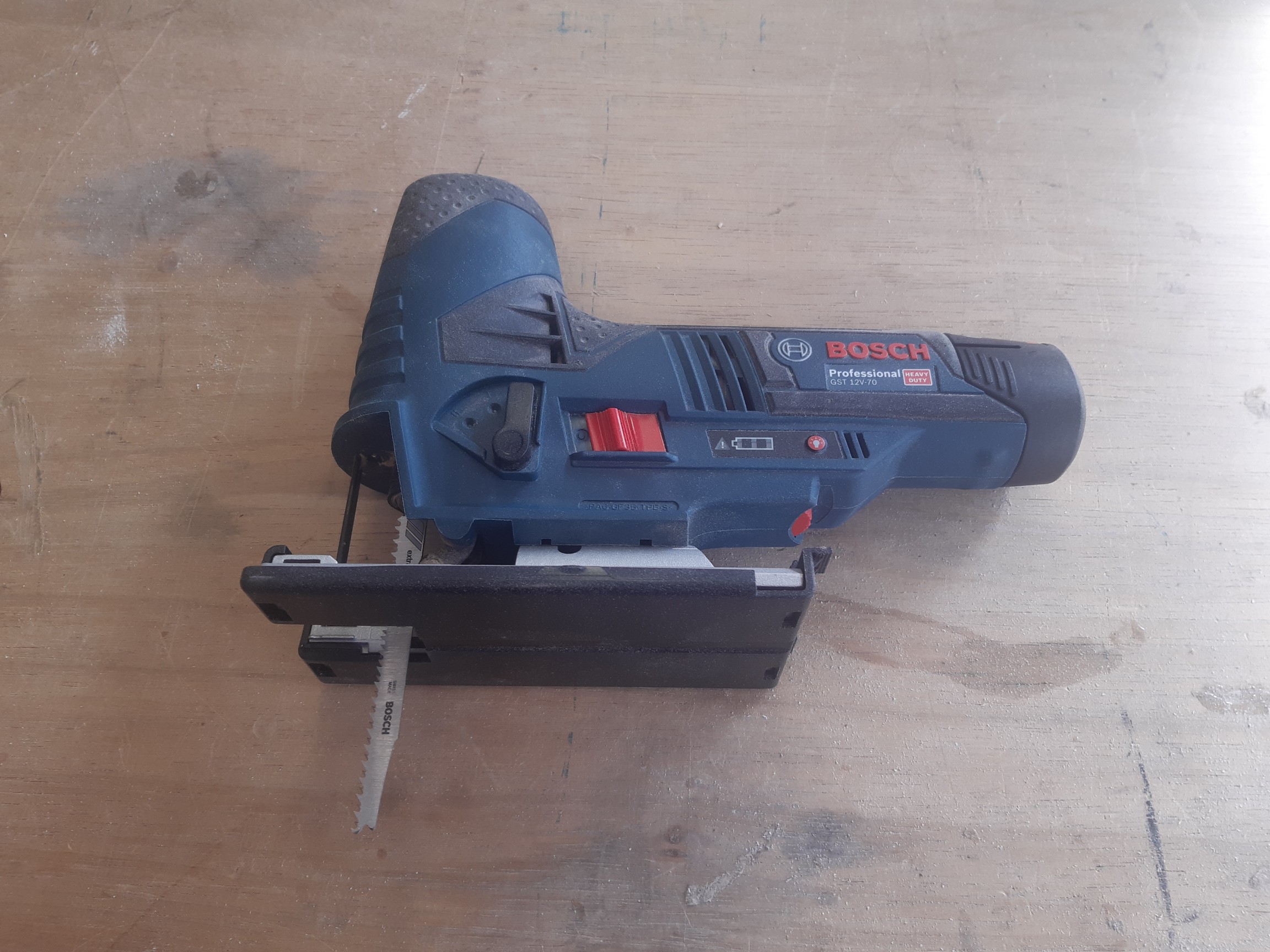 File:Tool_Decoupeerzaag 12V_Picture.jpg