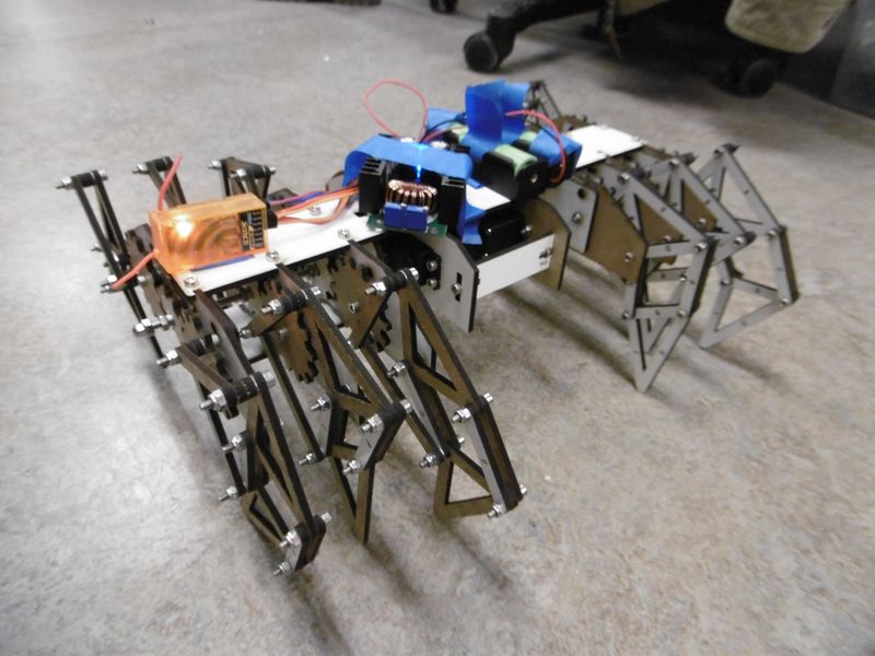 Bestand:Strandbeest Assembled.JPG