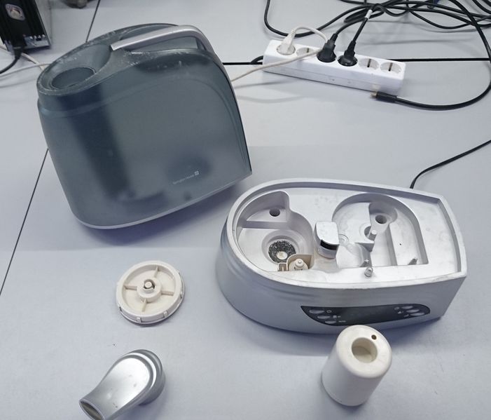 Bestand:Luchtbevochtiger Onderdelen.jpeg